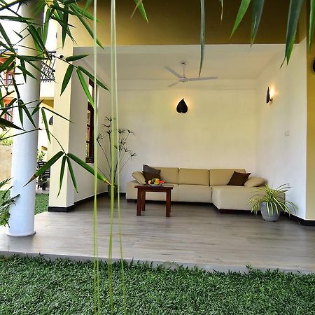 Park Lane 88 Apartments Negombo Esterno foto