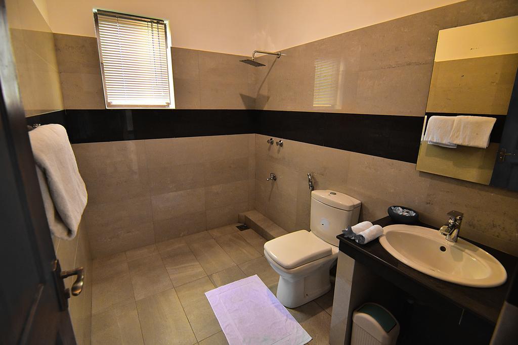 Park Lane 88 Apartments Negombo Esterno foto